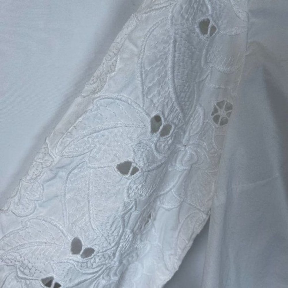 Ann Taylor Factory White Blouse W/ Embroidered Sleeves Sz XS - Picture 3 of 7